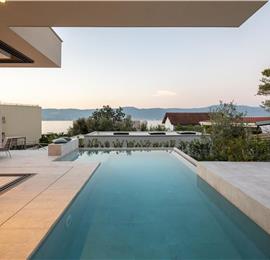 4-Bedroom Luxury Villa with Heated Pool, Ciovo near Trogir – Sleeps 8